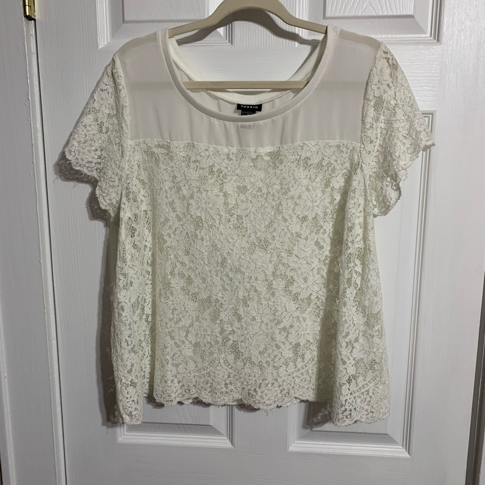 Torrid ivory lace shirt
